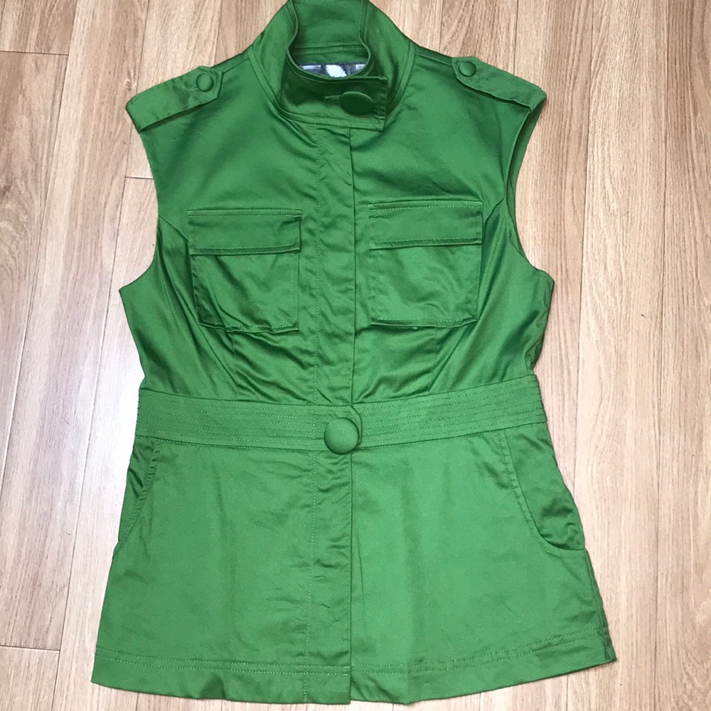 Kensie green vest with big covered buttons